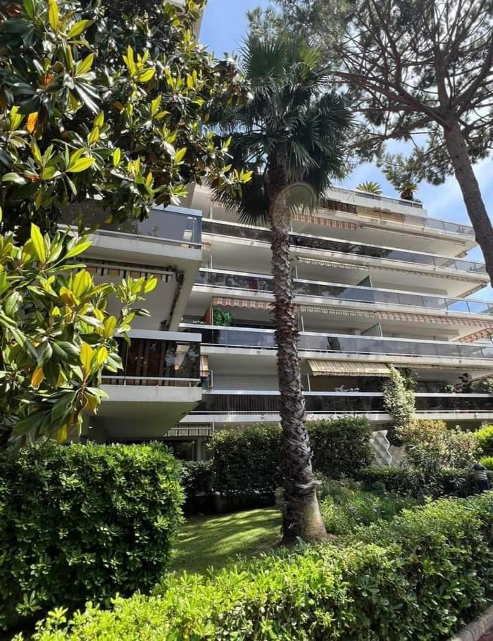 Juan Les Pins Tanit Studio Climatise Vue Sur Mer Piscine Antibes Eksteriør bilde