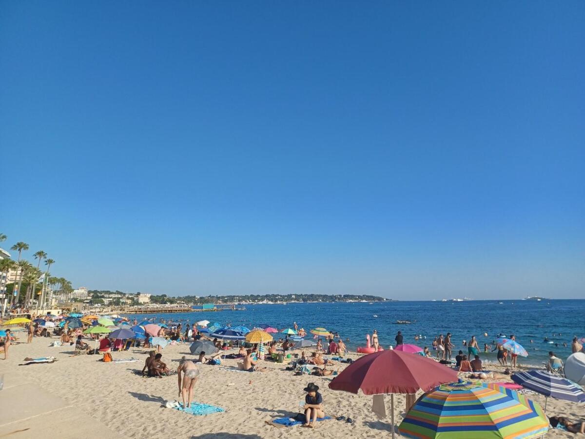 Juan Les Pins Tanit Studio Climatise Vue Sur Mer Piscine Antibes Eksteriør bilde