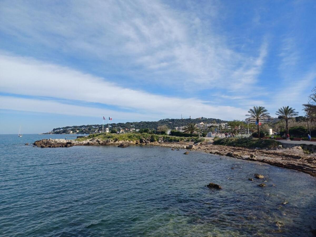 Juan Les Pins Tanit Studio Climatise Vue Sur Mer Piscine Antibes Eksteriør bilde