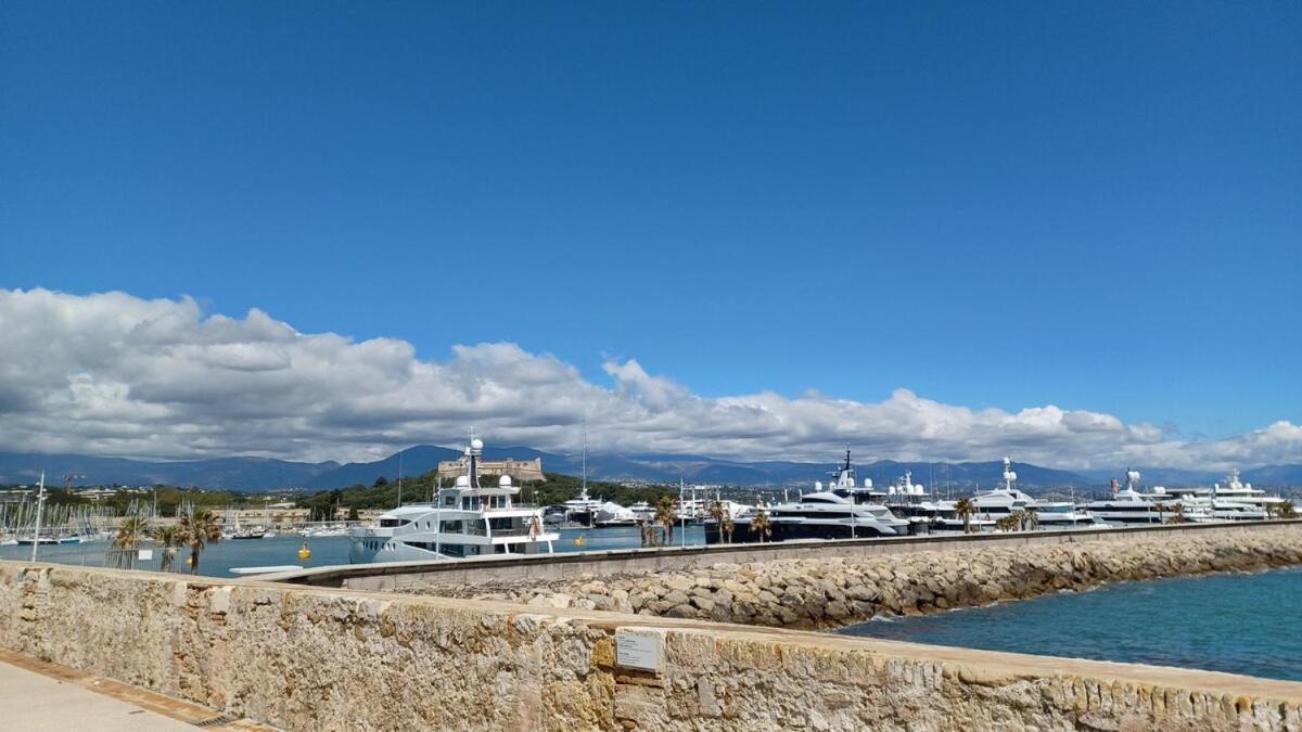 Juan Les Pins Tanit Studio Climatise Vue Sur Mer Piscine Antibes Eksteriør bilde